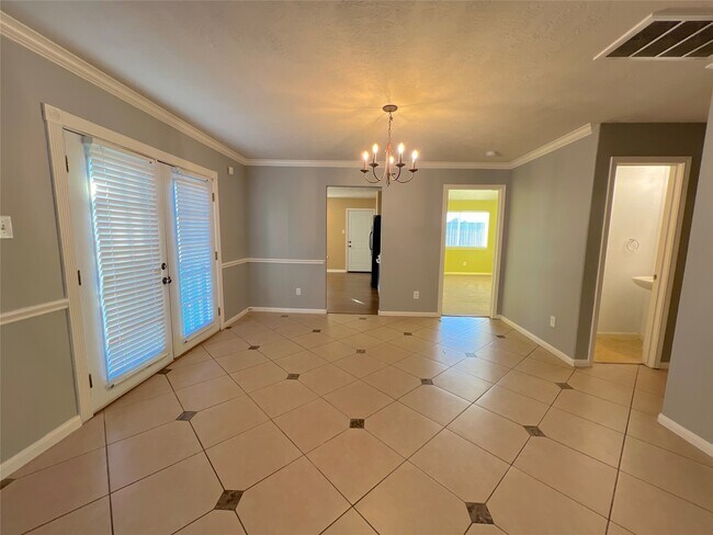 Building Photo - 5535 Bear Paw Cir