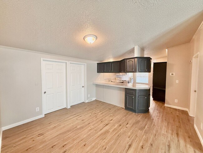 Building Photo - 2845 E 14th St