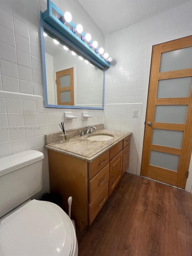 Building Photo - 1698 Jefferson Ave