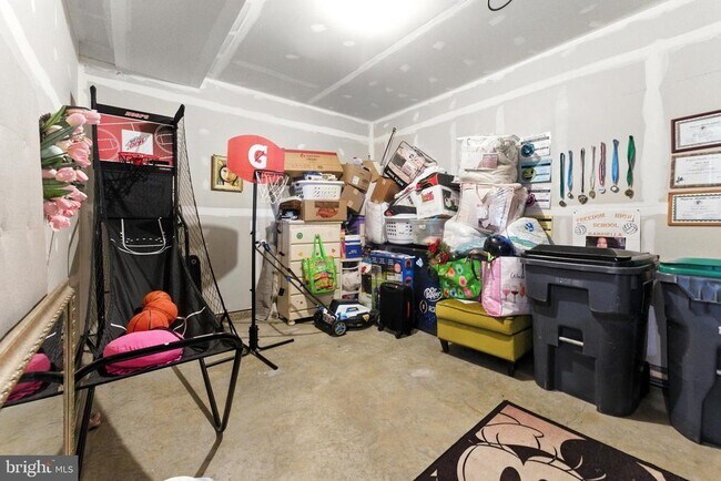 Building Photo - 406 Honeyberry Ln