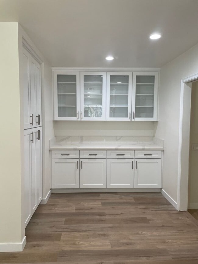 Building Photo - AMAZING PASADENA HOME- COMPLETELY REMODELED
