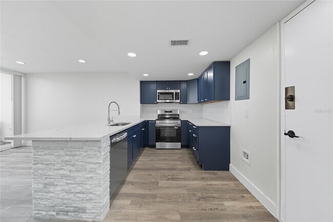 Building Photo - 4015 Bayshore Blvd