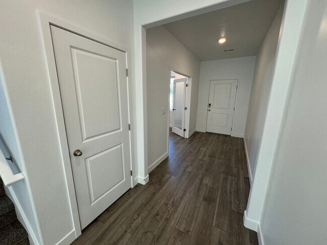 Building Photo - 1624 Cedar Mesa Dr