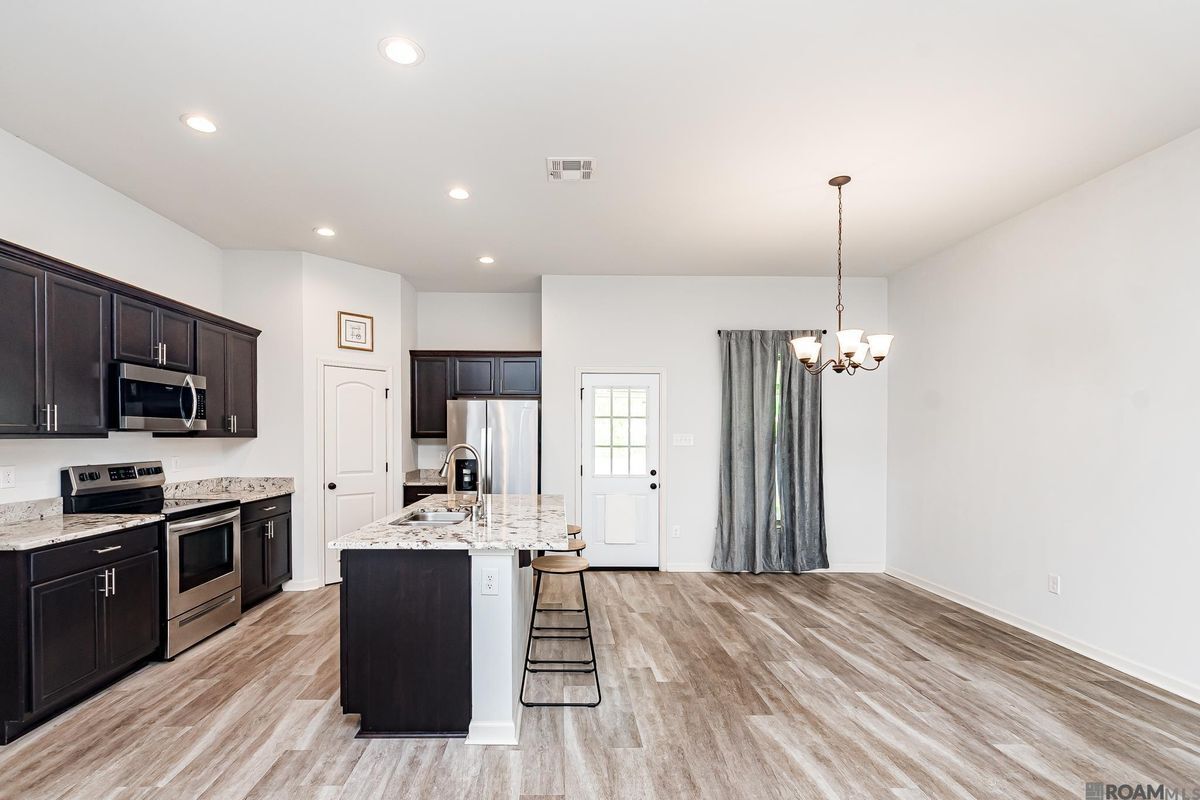 Building Photo - 18311 Terraceside Dr
