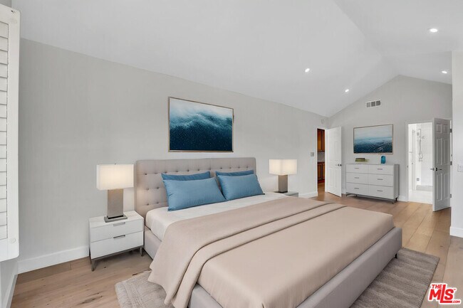 Building Photo - 24701 Cll Conejo