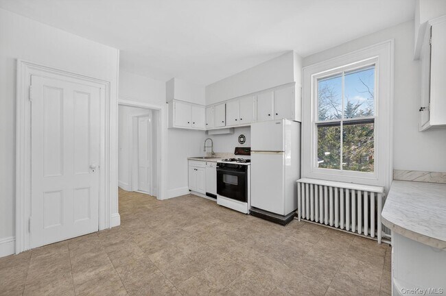 Building Photo - 4 Parkview Ter