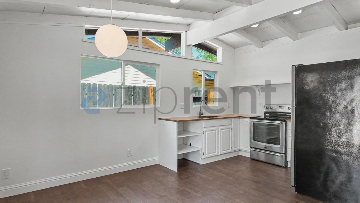 Building Photo - Unit