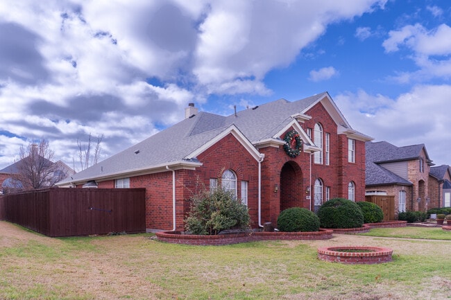 Building Photo - 4522 Oak Shores Dr