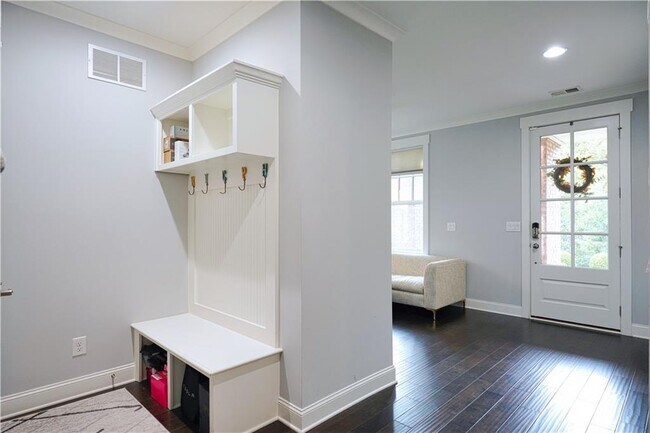 Building Photo - 6030 Richwood Cir