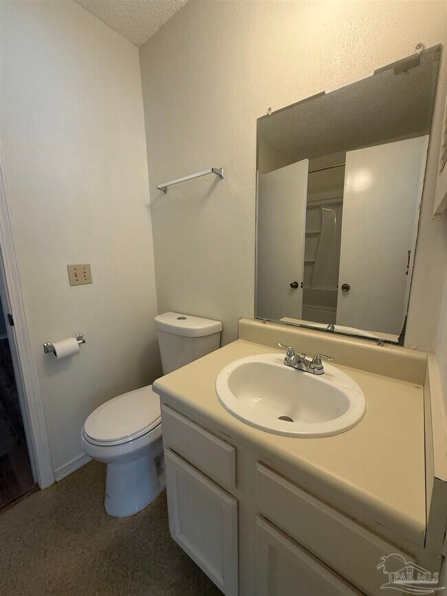 Building Photo - 3004 Cedarwood Village Ln