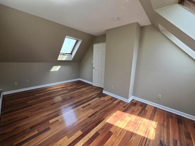 Building Photo - 38 Johnson Ln