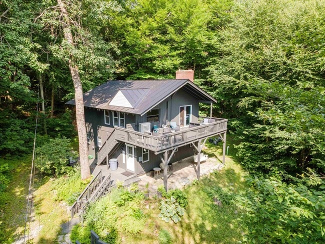 Building Photo - 25 Hilltop Dr