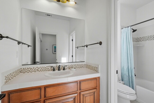 Building Photo - 820 Almar Ave