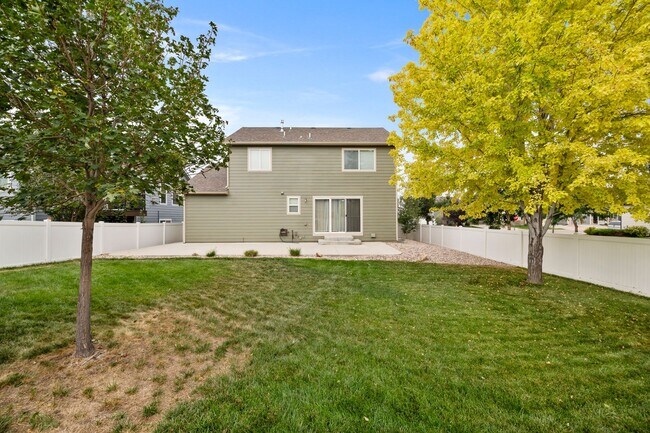 Building Photo - 5 Bed 3.5 Bath Home in Maple Hills Available Now!!