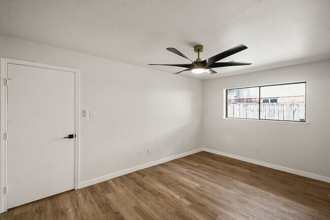 Building Photo - 5514 Chantilly Ln