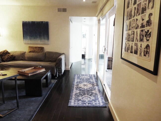 Living room/Hallway - 1010 Palm Ave