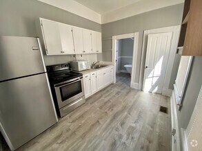 Building Photo - 2/1 Available now in the Downtown area!