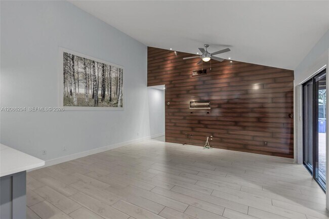 Building Photo - 1050 Summit Trail Cir