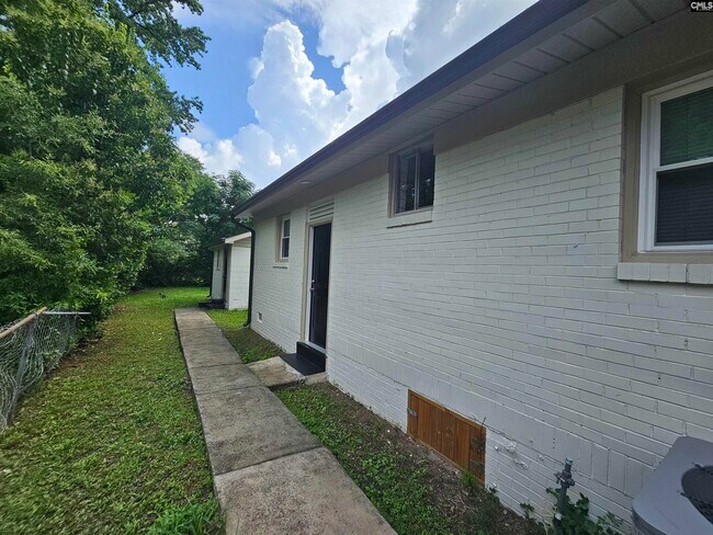 Building Photo - 3801 Water St