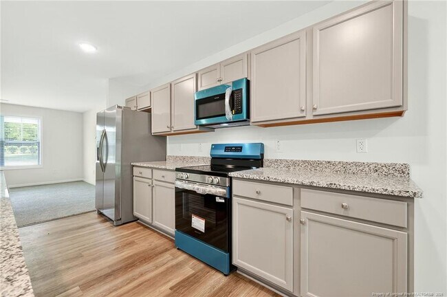 Building Photo - 438 Windermere Dr