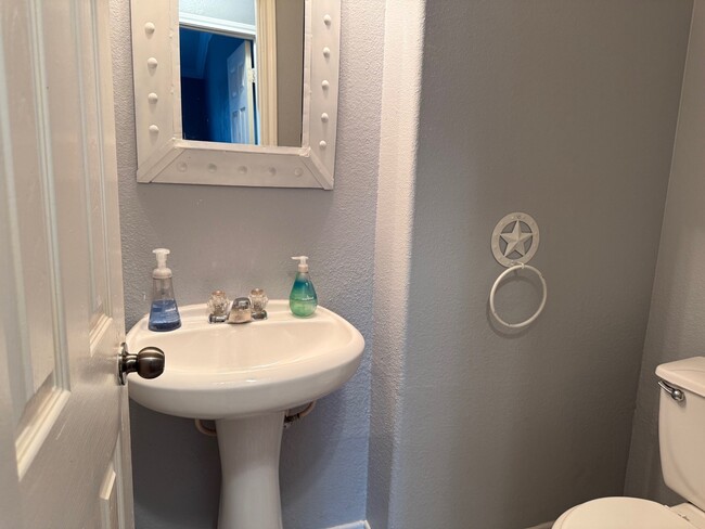 Building Photo - 10406 Pine Meadows Blvd