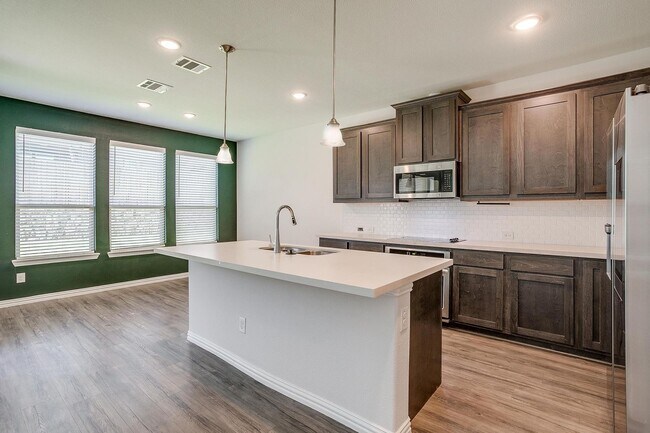 Building Photo - Amazing 2 Story Home in South Fort Worth, 4 Bedroom, 3 Bath- Burleson ISD- 76028