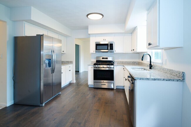 Building Photo - 3017 Fairchild Ln