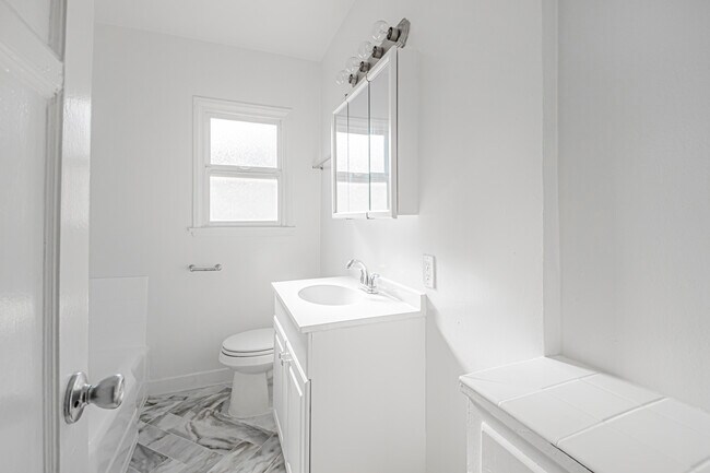 Building Photo - 5844 W 88th St