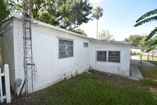 Building Photo - 3310 Peachtree Hill Rd
