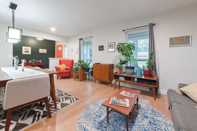 Building Photo - The Perfect Blend of Comfort, Style & Functionality in Ridglea Hills!