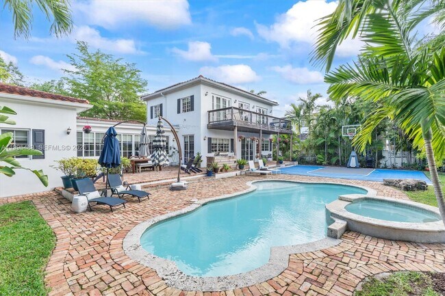 Building Photo - 9636 NE 5th Avenue Rd