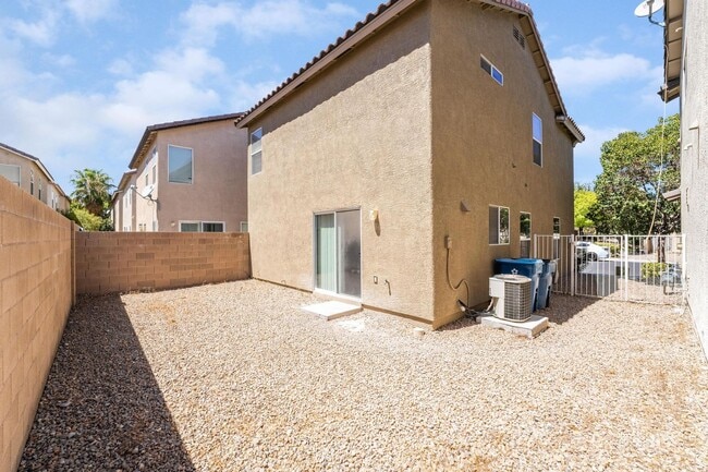 Building Photo - Cute Two-Story Home