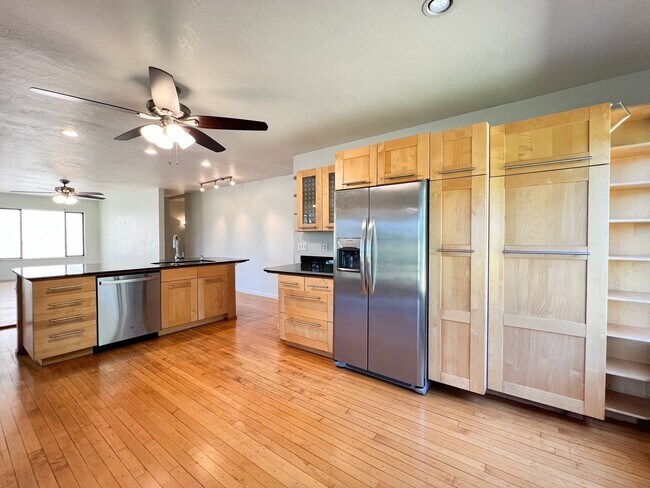 Building Photo - Vineyard-View Retreat with Bonus Room & Exceptional Outdoor Living