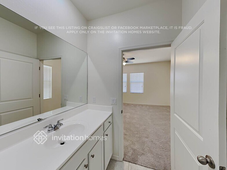 Building Photo - 35562 W Santa Clara Ave