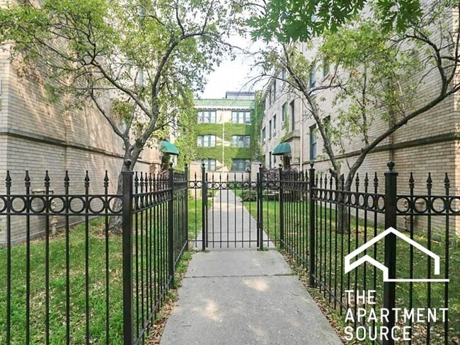 Building Photo - 4839 N Wolcott Ave