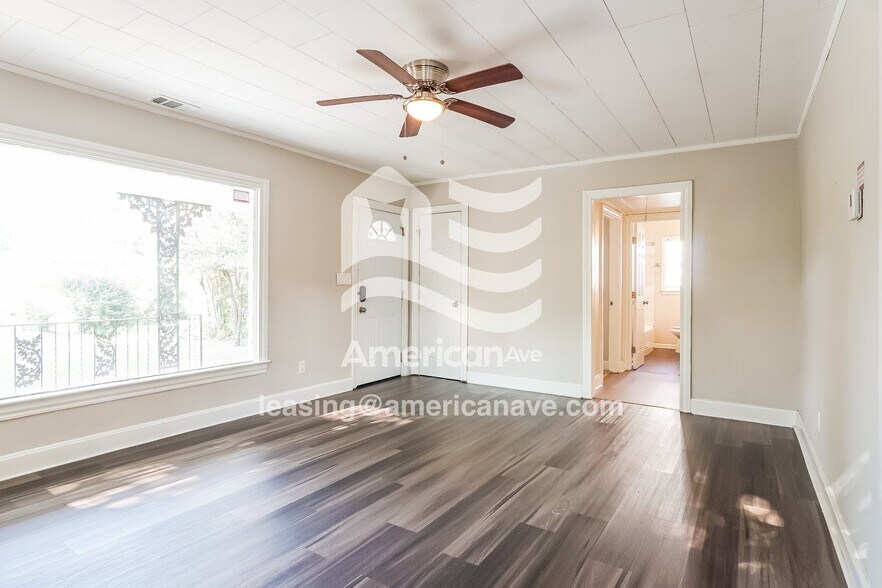 Building Photo - 1503 18th E St