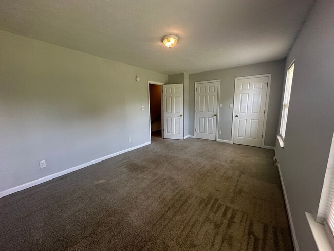 Building Photo - 3 Bedroom Townhouse in Campbell County