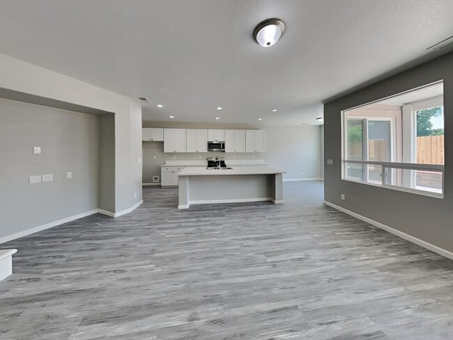 Building Photo - 8578 W Wing Dr