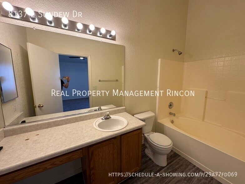 Building Photo - 8137 E Sundew Dr