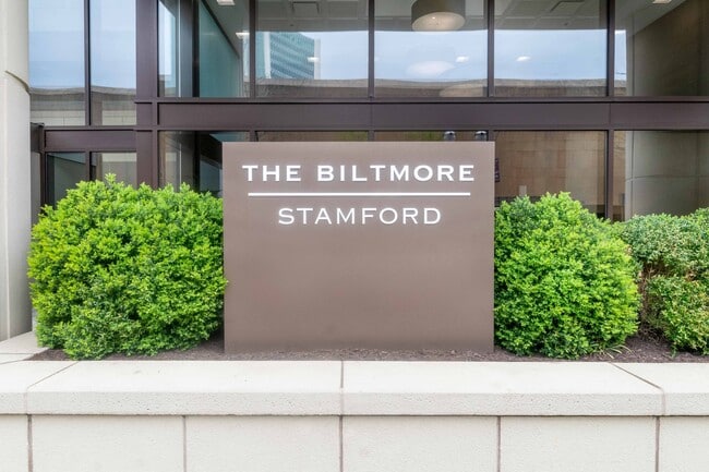 Building Photo - 127 Greyrock Pl