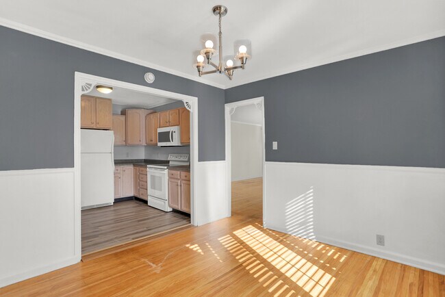 Building Photo - 1240 N Irvington Ave