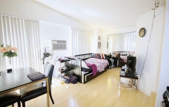 Building Photo - 12 Stoneholm St