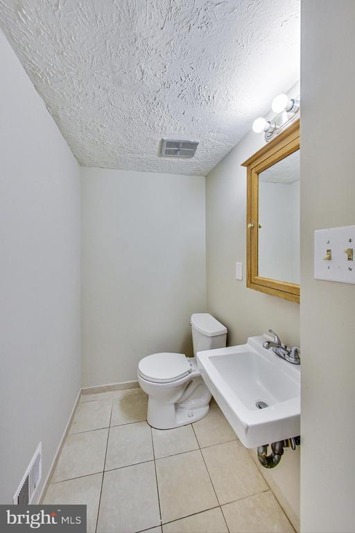 Building Photo - 11141 Captain's Walk Ct