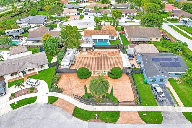 Building Photo - 4225 SW 133rd Ct