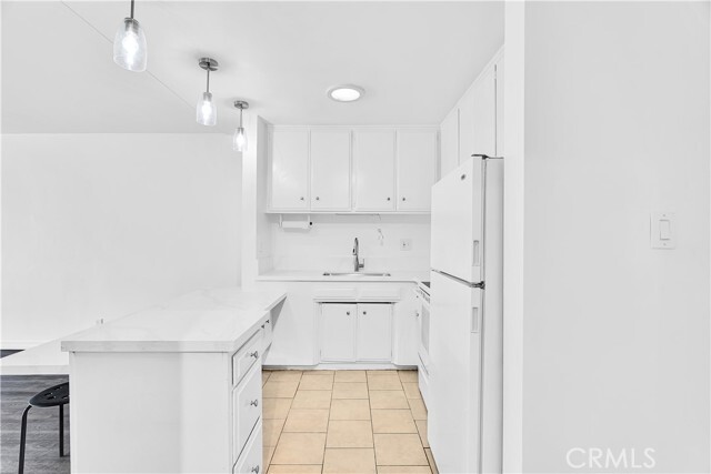Building Photo - 320 S Gramercy Pl