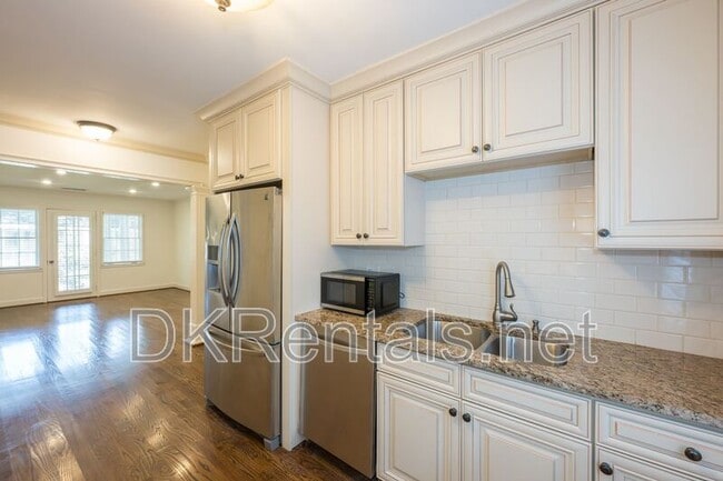 Building Photo - 55 Delmont Dr NE