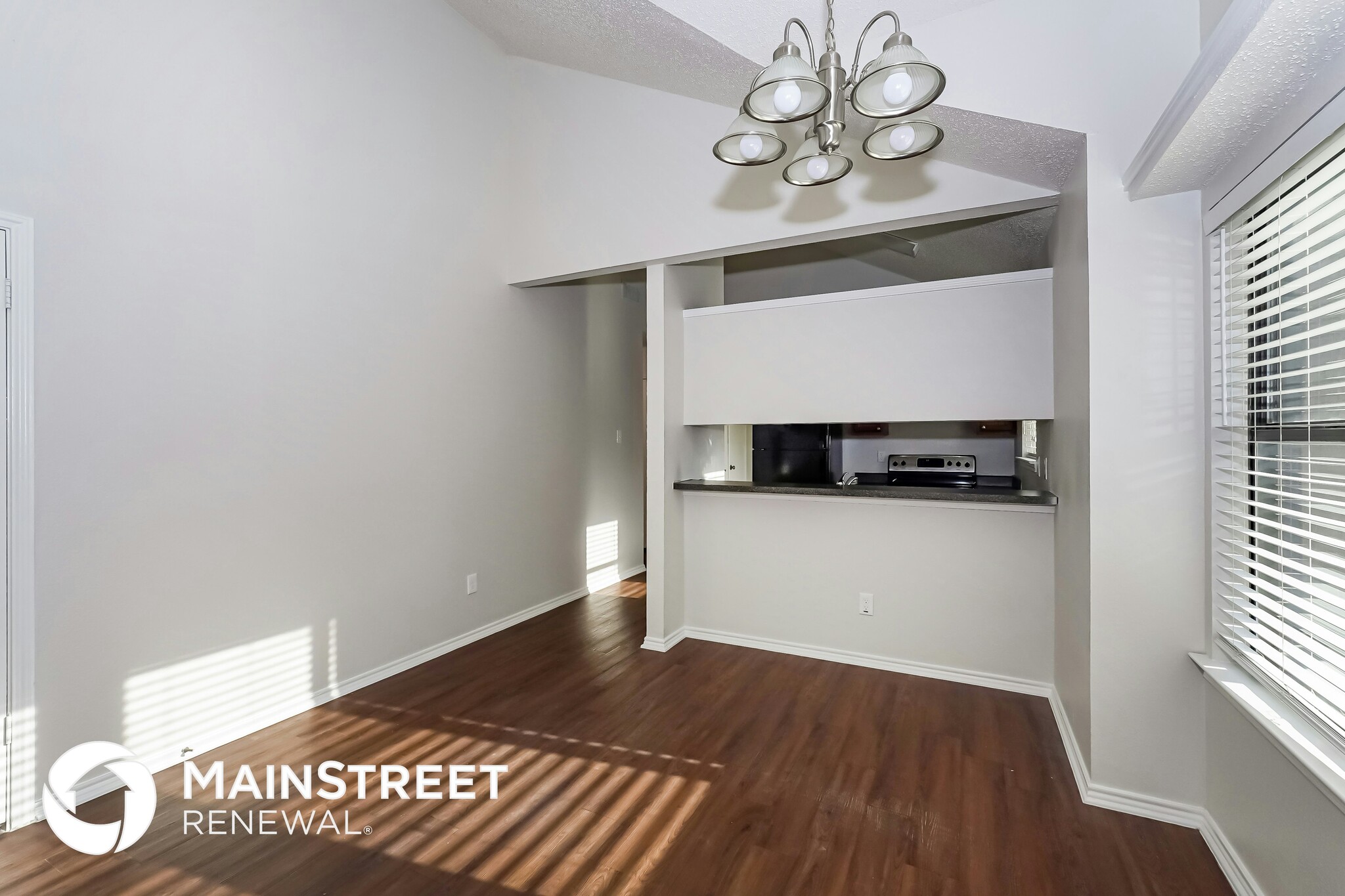 Building Photo - 223 Rodeo Dr