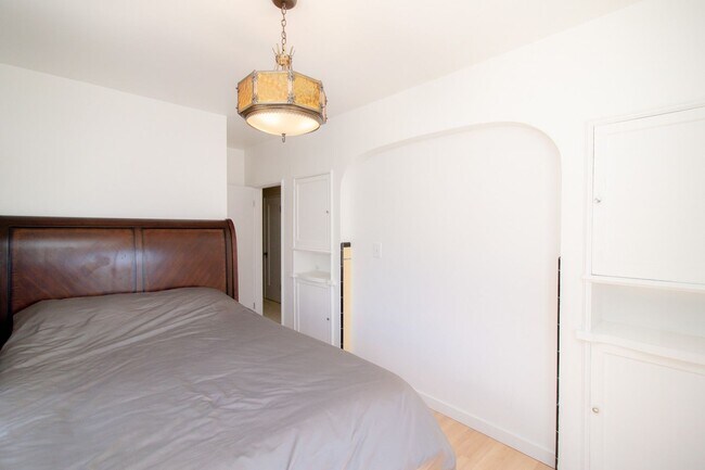 Building Photo - Exclusive 2 Bed/1 Bath Spanish-Style Home ...