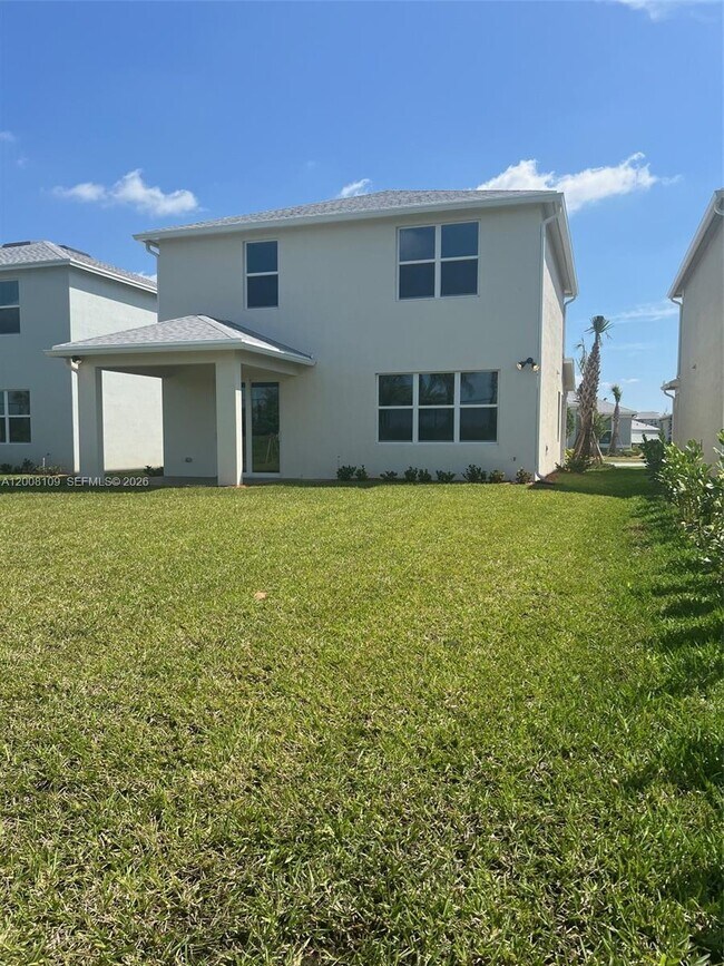 Building Photo - 12222 SW Myrtle Oak Dr