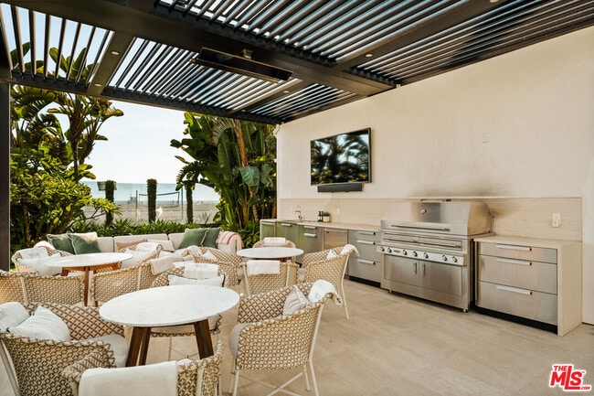 Building Photo - 972 Palisades Beach Rd